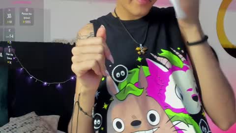 Snapshot of bonniecute_ chatting on 02.04.25 online show from 02.04.25