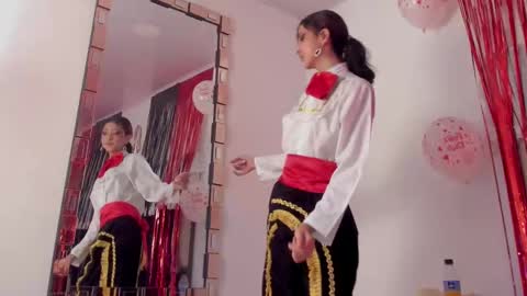 Snapshot of bonniecute_ chatting on 02.14.25 online show from 02.14.25