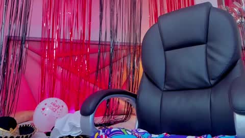 Snapshot of bonniecute_ chatting on 02.15.25 online show from 02.15.25