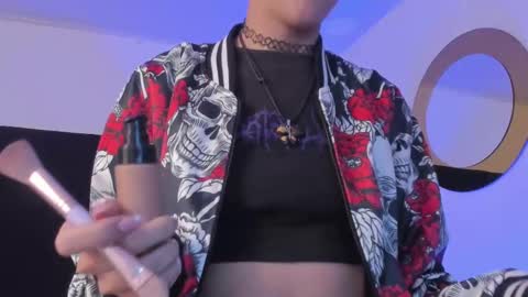 Snapshot of bonniecute_ chatting on 03.01.25 online show from 03.01.25