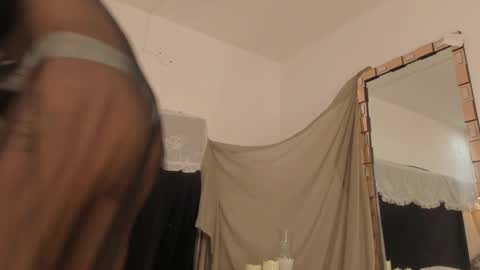 Snapshot of bonniecute_ chatting on 09.18.25 online show from 09.18.25