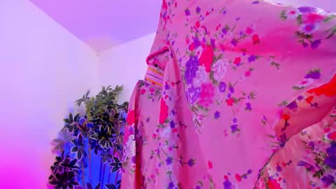 Snapshot of bonniecute_ chatting on 09.20.25 online show from 09.20.25