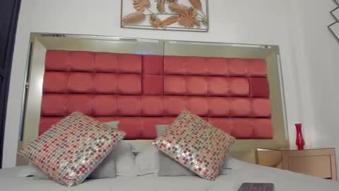 Snapshot of bonniecute_ chatting on 10.01.25 online show from 10.01.25