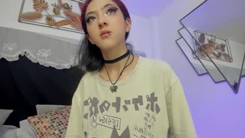 Snapshot of bonniecute_ chatting on 10.15.25 online show from 10.15.25