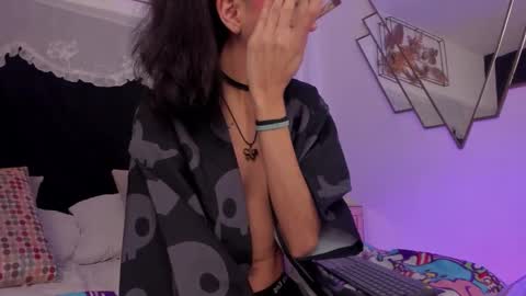 Snapshot of bonniecute_ chatting on 10.18.25 online show from 10.18.25