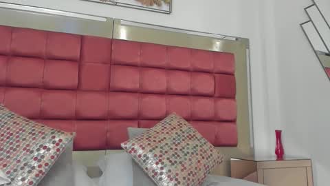 Snapshot of bonniecute_ chatting on 10.20.25 online show from 10.20.25