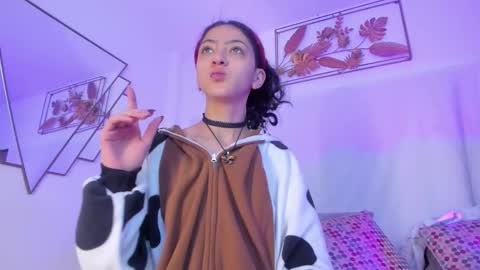 Snapshot of bonniecute_ chatting on 10.26.25 online show from 10.26.25