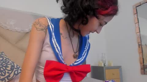 Snapshot of bonniecute_ chatting on 10.28.25 online show from 10.28.25