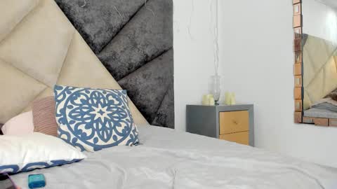 Snapshot of bonniecute_ chatting on 10.28.25 online show from 10.28.25