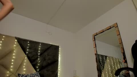 Snapshot of bonniecute_ chatting on 11.05.25 online show from 11.05.25