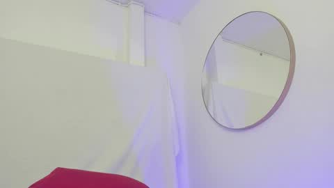 Snapshot of bonniecute_ chatting on 11.16.25 online show from 11.16.25