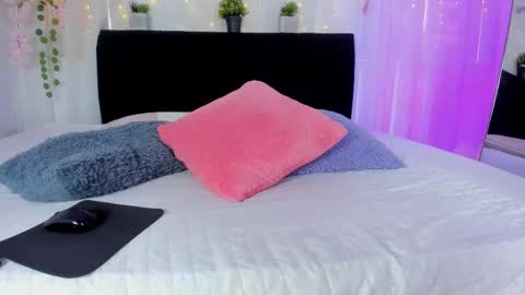 bonny_and_carrot online show from 12.20.25