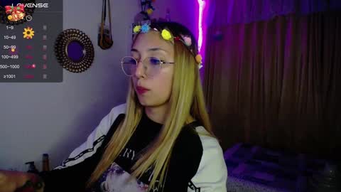 Snapshot of bonny_clyde_xx_ chatting on 12.17.24 Soffy Brooks Independent model online show from 12.17.24