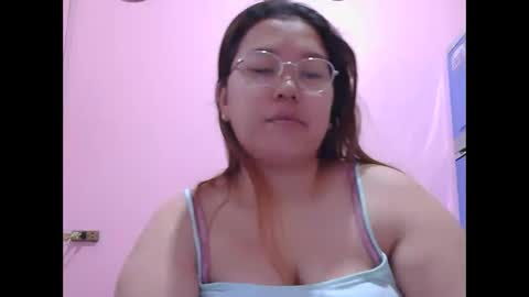 Snapshot of boobsiemarie chatting on 04.30.26 MommyMarie-Singlemom of 2. online show from 04.30.26