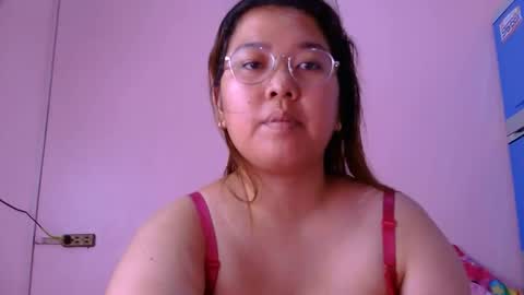 Snapshot of boobsiemarie chatting on 05.01.26 MommyMarie-Singlemom of 2. online show from 05.01.26