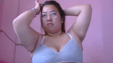 Snapshot of boobsiemarie chatting on 05.24.26 MommyMarie-Singlemom of 2. online show from 05.24.26
