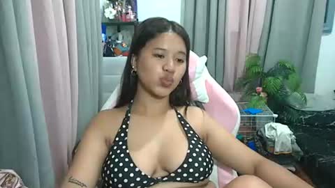 Snapshot of boobsypinay_zhein chatting on 05.28.26 boobsypinay_zhein online show from 05.28.26