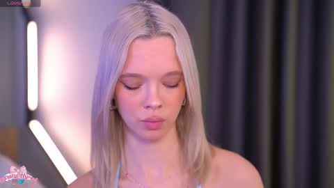Snapshot of boobybliss chatting on 04.24.26 Alina online show from 04.24.26