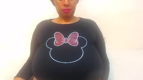 Snapshot of boobyqueen24 chatting on 04.24.26 boobyqueen online show from 04.24.26