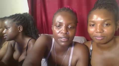 Snapshot of bootie_caramel chatting on 02.19.25 bootie_caramel online show from 02.19.25