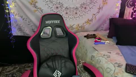 Snapshot of bossmomma chatting on 01.06.26 BossMom online show from 01.06.26