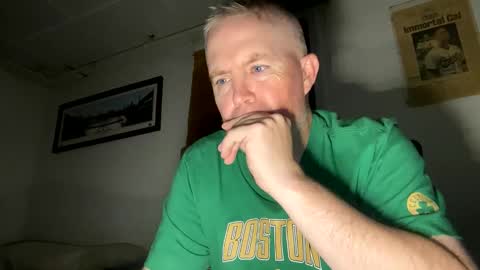 Snapshot of bostonirish45 chatting on 06.08.26 bostonirish45 online show from 06.08.26