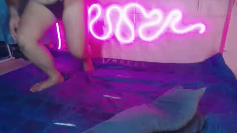 Snapshot of bottylicious_carla chatting on 10.24.25 Carla online show from 10.24.25