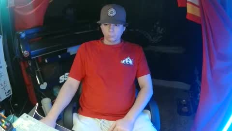 Snapshot of bowerboi1217 chatting on 12.02.25 Bowerboi1217 online show from 12.02.25