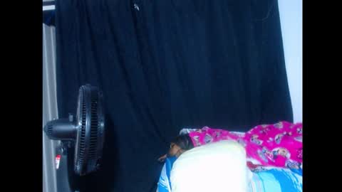 boy_king18 online show from 10.29.25