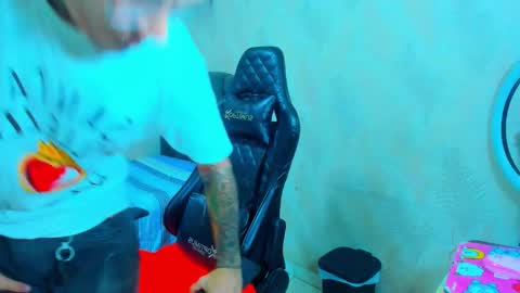 Snapshot of boy_tatto77 chatting on 01.12.26 boy_tatto77 online show from 01.12.26