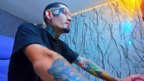 boy_tatto77 online show from 04.23.26