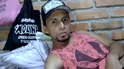 Snapshot of boycumlatino21 chatting on 09.18.25 Boy online show from 09.18.25