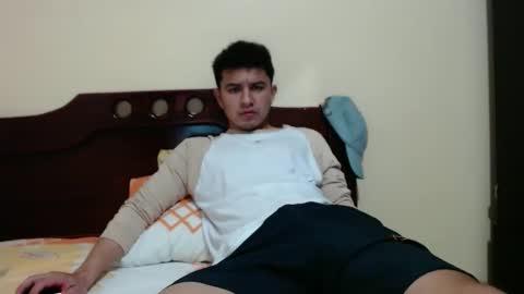 Snapshot of boyfit2023 chatting on 02.04.25 boyfit2023 online show from 02.04.25