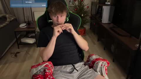 Snapshot of boykik chatting on 01.06.25 Eddie online show from 01.06.25