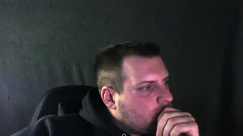 Snapshot of boynextdoooooor chatting on 12.15.25 boynextdoooooor online show from 12.15.25