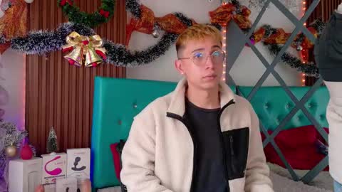 Snapshot of boys_2_play chatting on 12.03.25 Axel Chris online show from 12.03.25