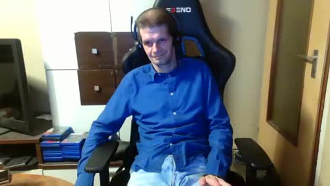 Snapshot of bponie1 chatting on 12.14.24 bponie1 online show from 12.14.24