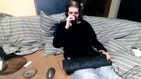 Snapshot of bponie1 chatting on 09.11.25 bponie1 online show from 09.11.25