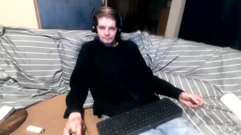 Snapshot of bponie1 chatting on 09.16.25 bponie1 online show from 09.16.25