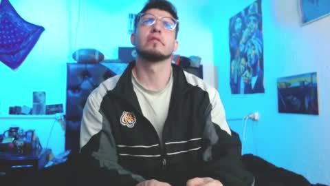 brad hot boy online show from 09.30.25