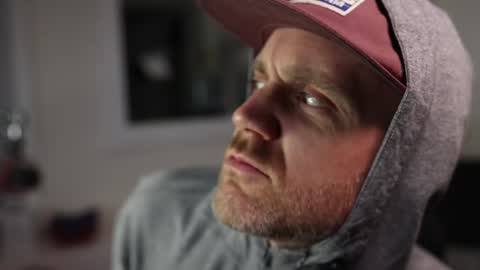 Snapshot of bradbronton chatting on 12.19.24 BradBronton online show from 12.19.24