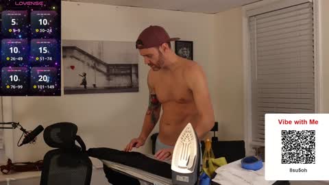 Snapshot of bradbronton chatting on 12.27.24 BradBronton online show from 12.27.24