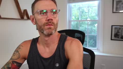 Snapshot of bradbronton chatting on 09.17.25 BradBronton online show from 09.17.25