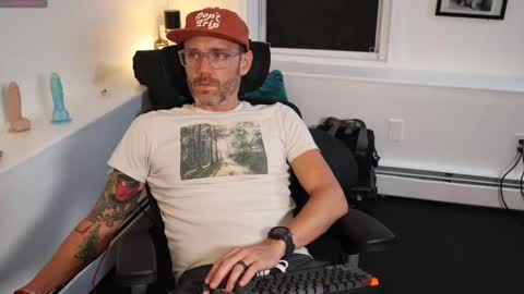 Snapshot of bradbronton chatting on 09.30.25 BradBronton online show from 09.30.25