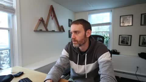 Snapshot of bradbronton chatting on 12.17.25 BradBronton online show from 12.17.25