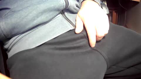 Snapshot of bram27370 chatting on 01.08.25 bram27370 online show from 01.08.25