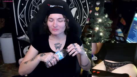 BrandiWRLD999 online show from 12.31.24