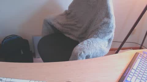 Snapshot of brandondot chatting on 12.30.24 brandondot online show from 12.30.24