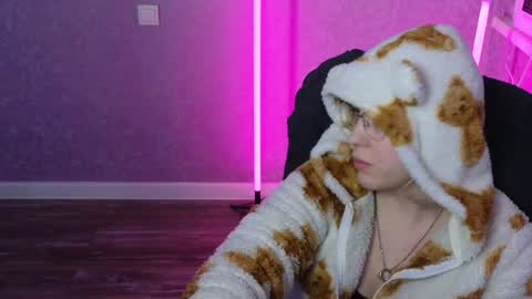 Belle  online show from 01.30.25