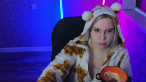 Belle  online show from 02.17.25